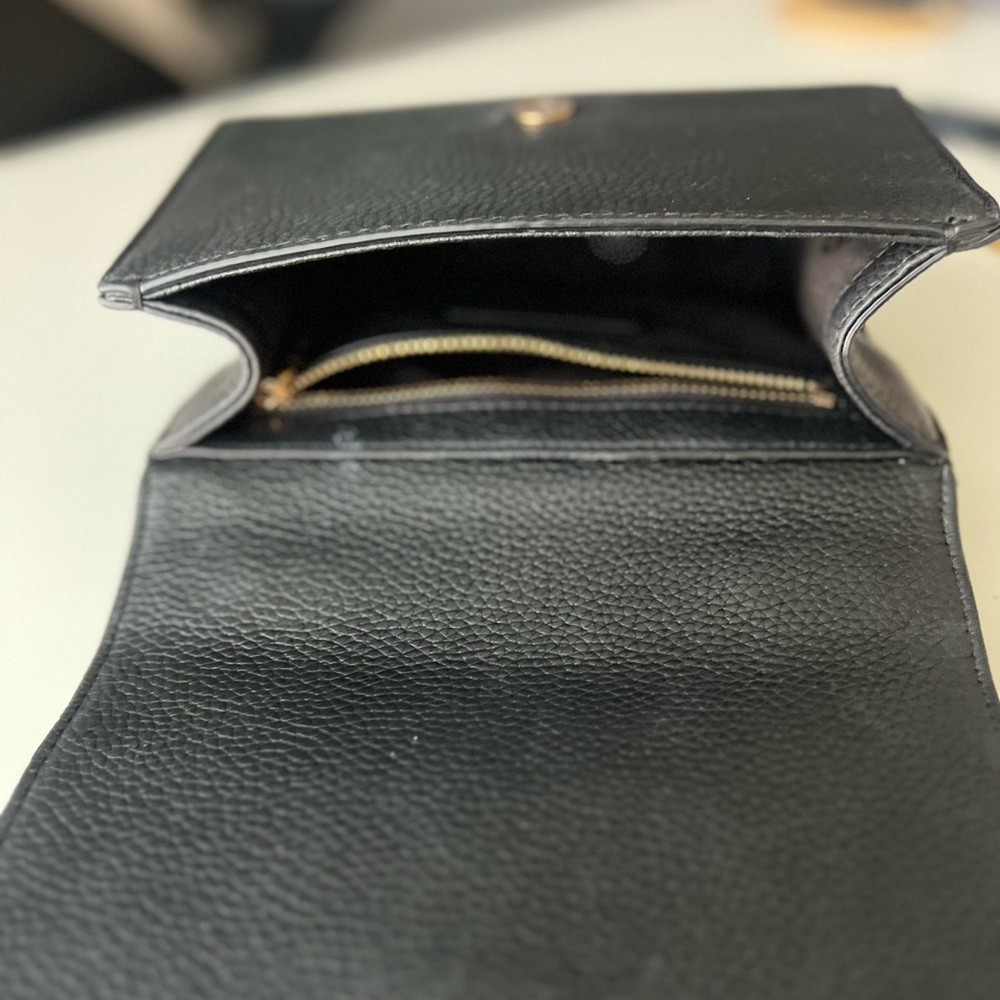 Black Leather Purse With Gold chain By Tory Burch - Picture 6 of 6